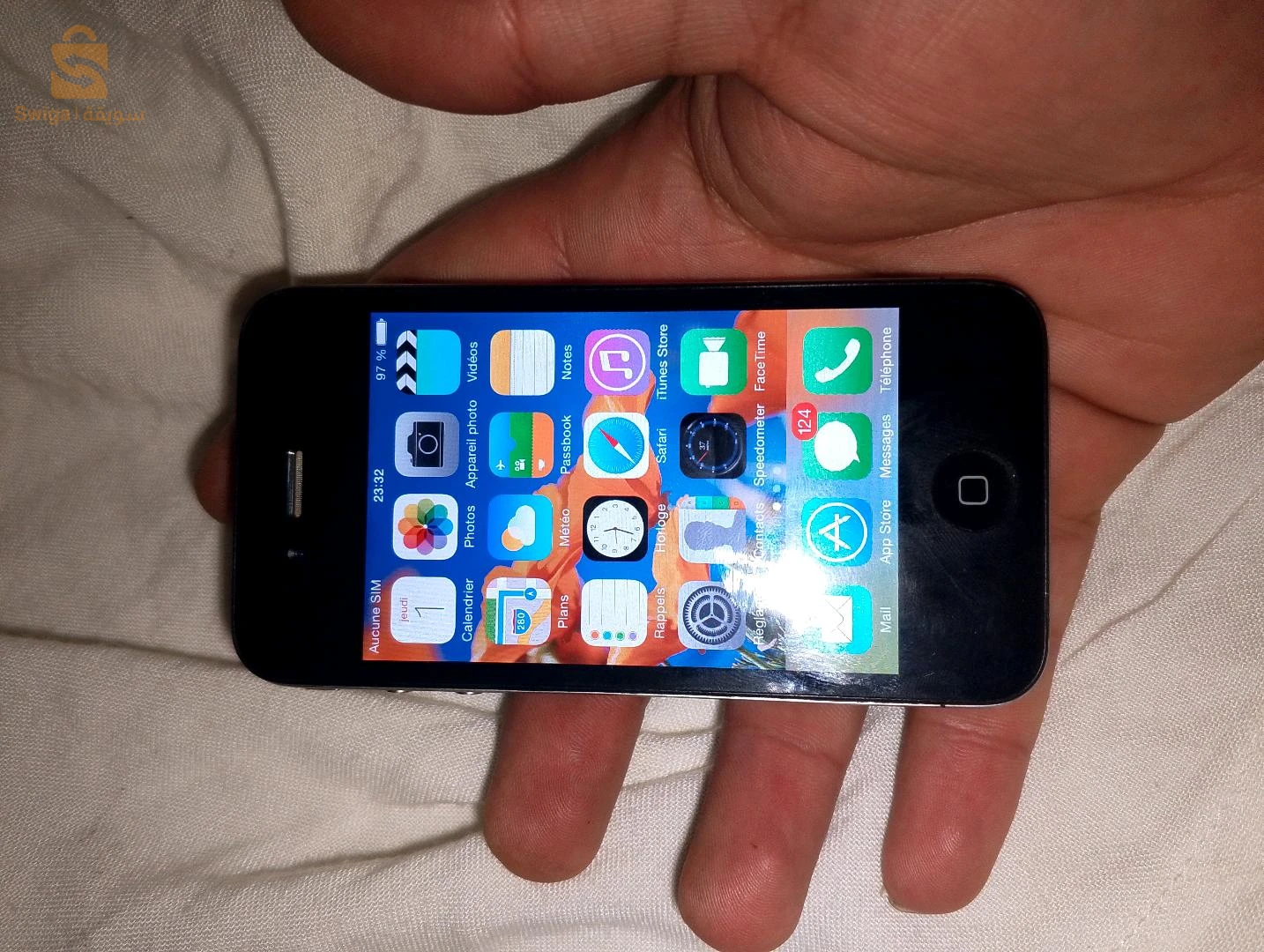 iPhone 4s noire + câble