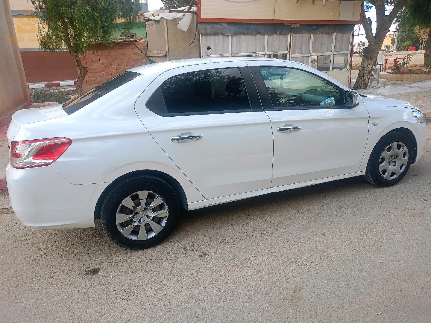 Peugeot 301 2015 26 MEDEA