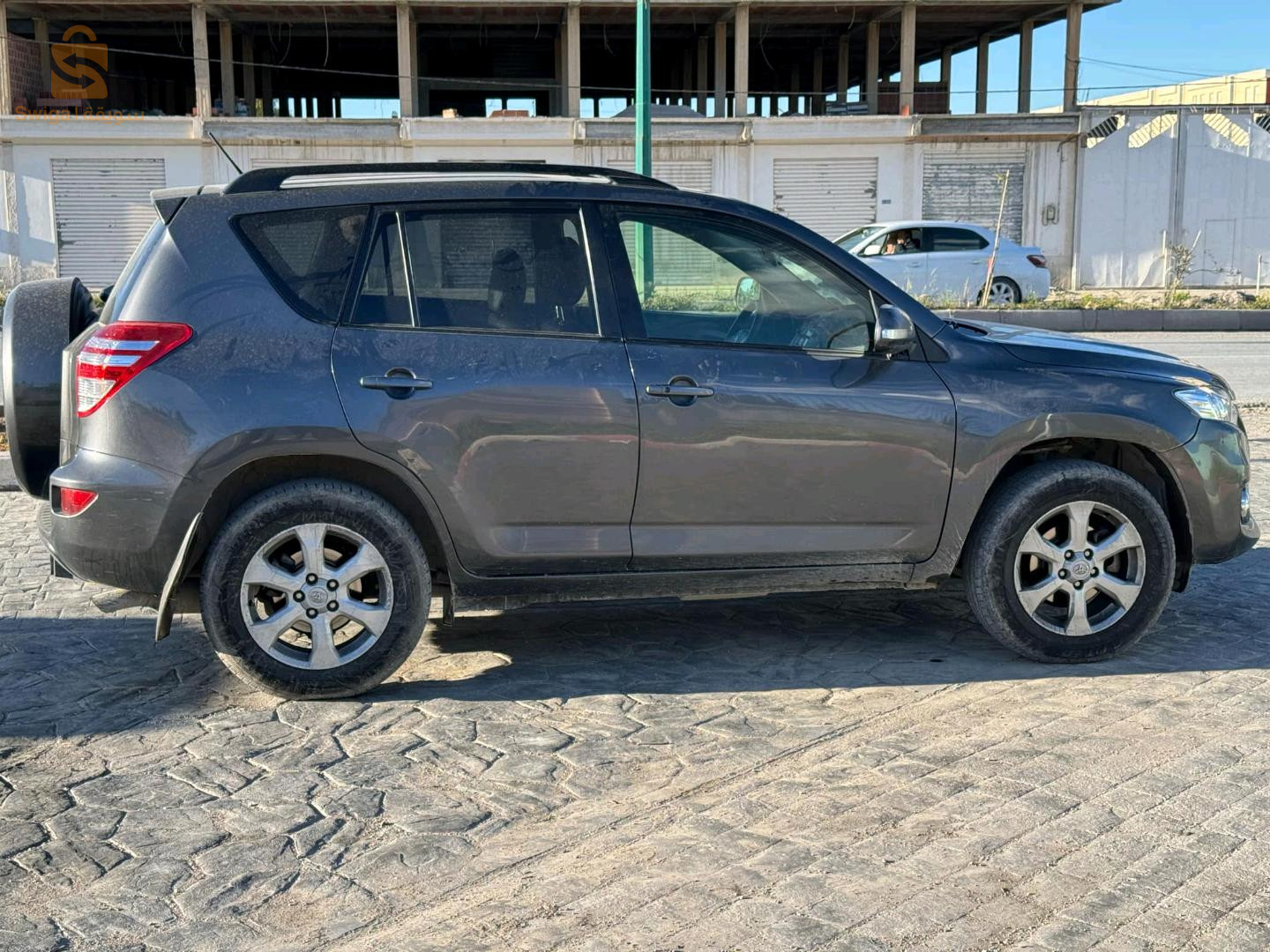 تويوتا RAV 4 2013 4 ام البواقي