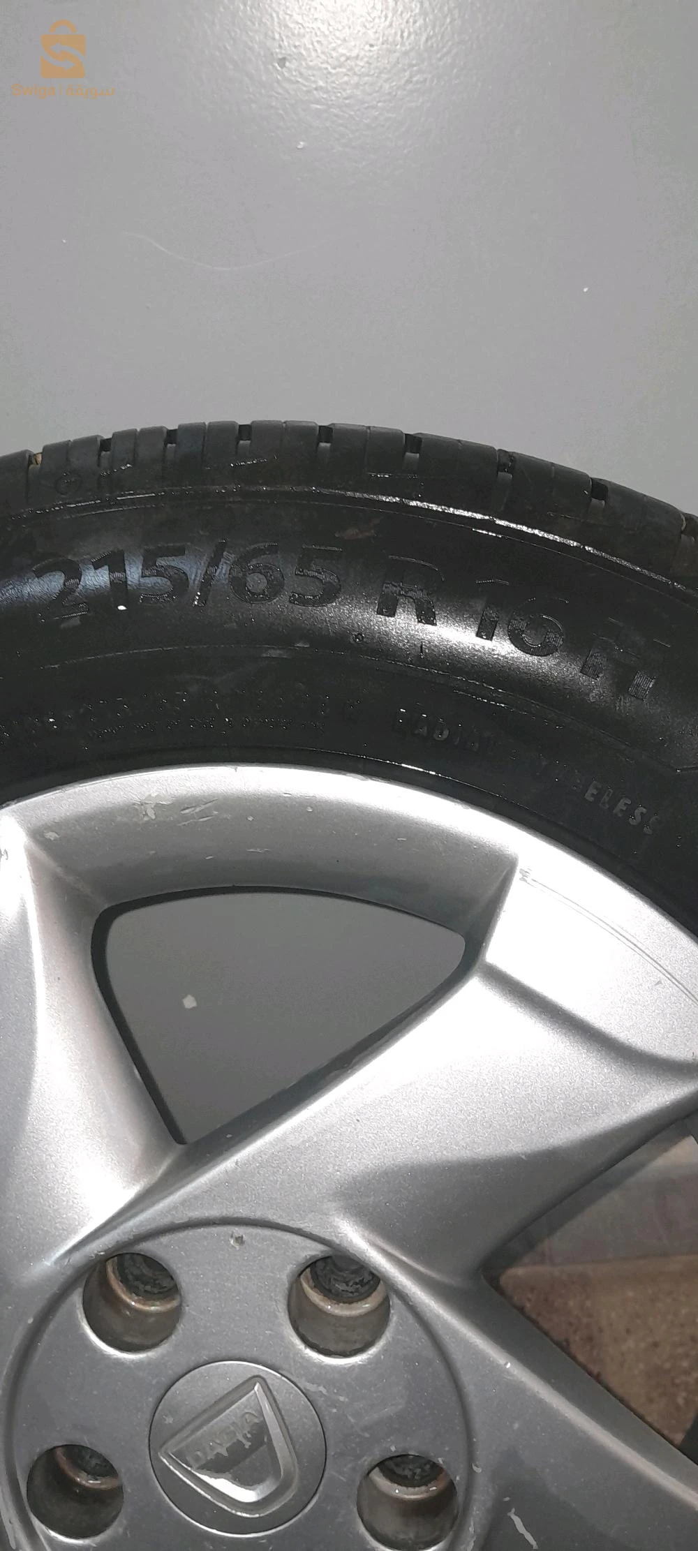 2 jantes par16 avec pneus neufs pour duster