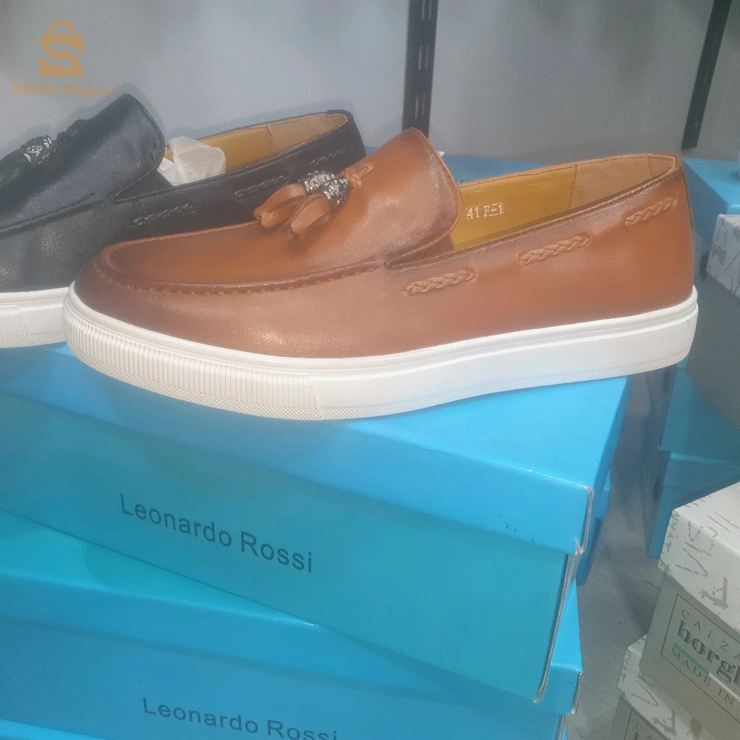 moccasins  حذاء كلاسيكي