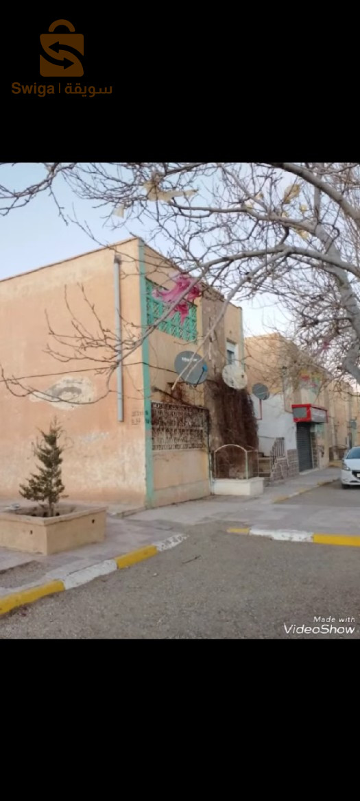 bonjour trois appartements collectif à vendre F2.F2. F3 au niveau de tadjmout W LAGHOUAT électricité eau.gaz.dispnible