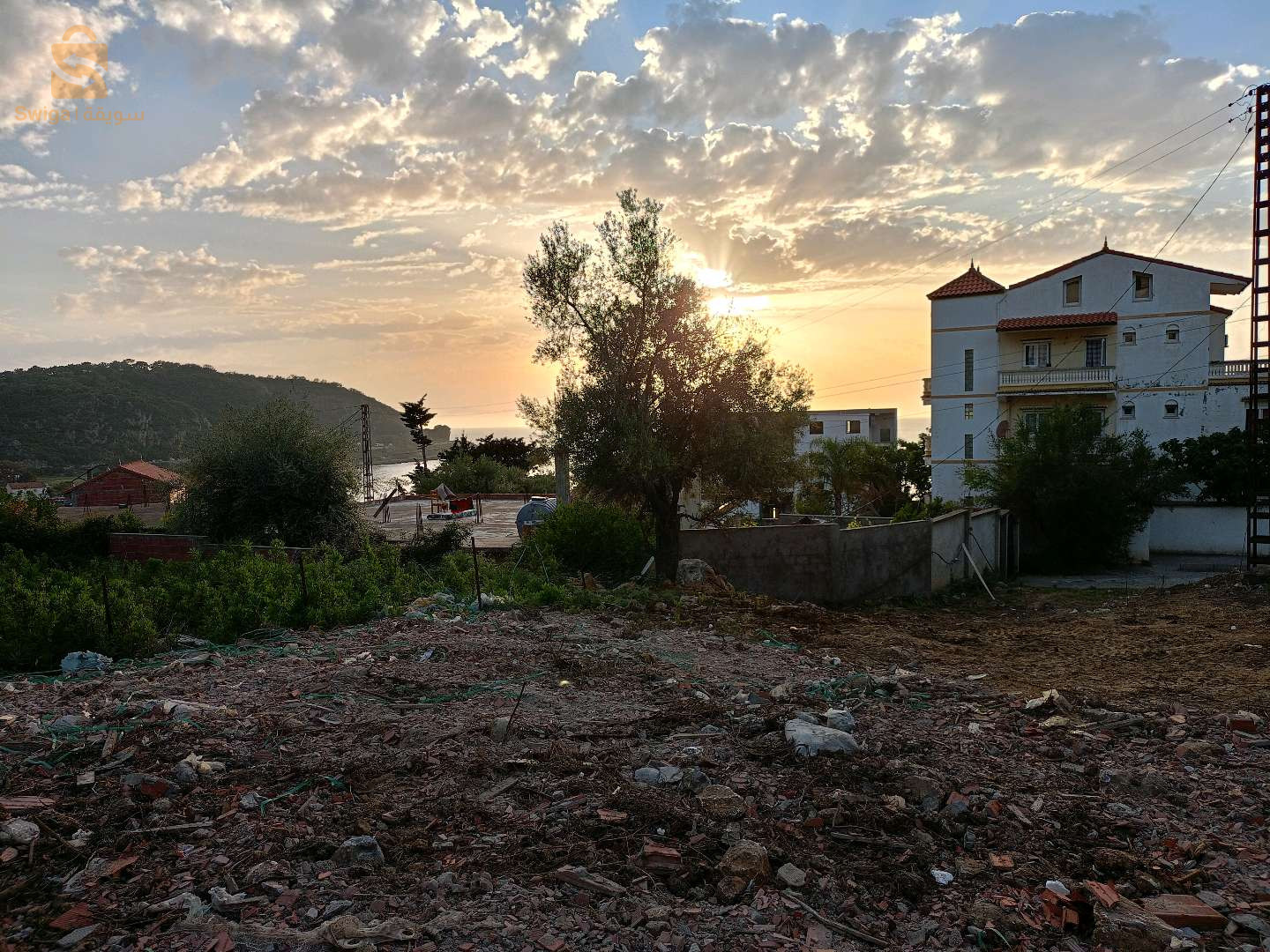 قطعة ارضية مطلة على البحر في منطقة افتيس بولاية جيجل