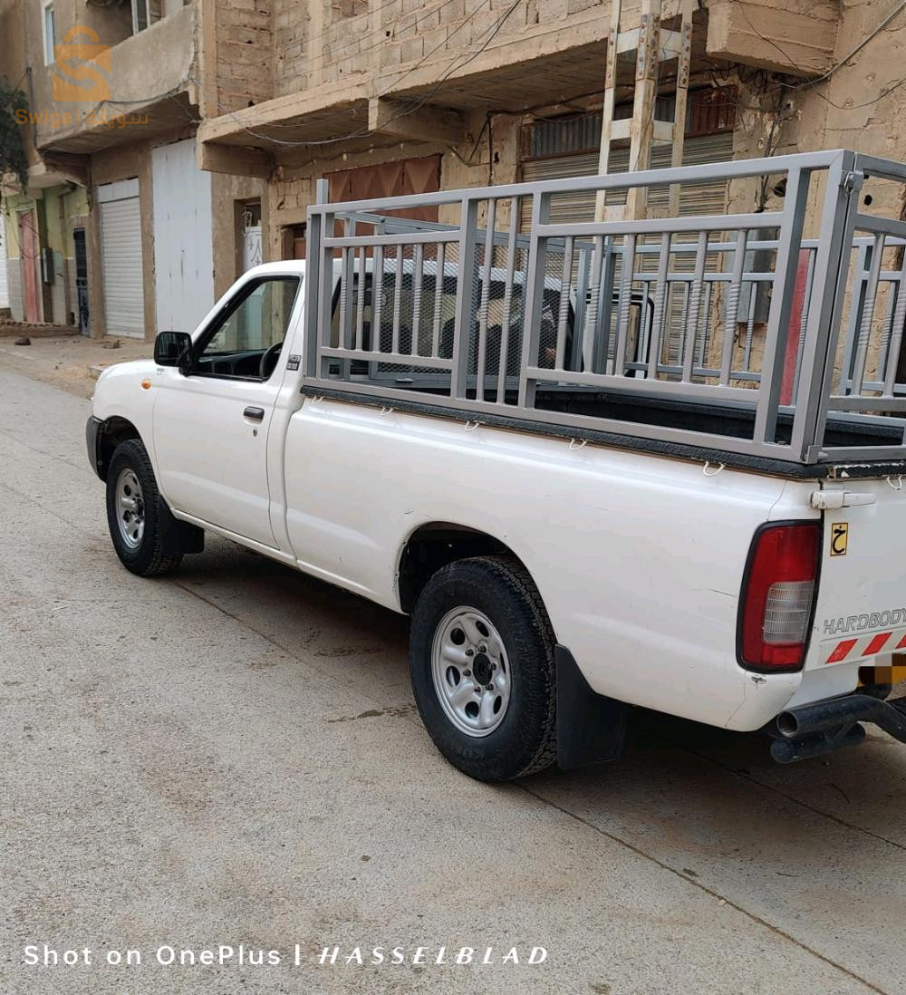 نيسان NP 300 2009 8 بشار