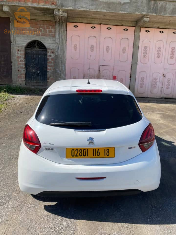 Peugeot 208 2016 18 JIJEL