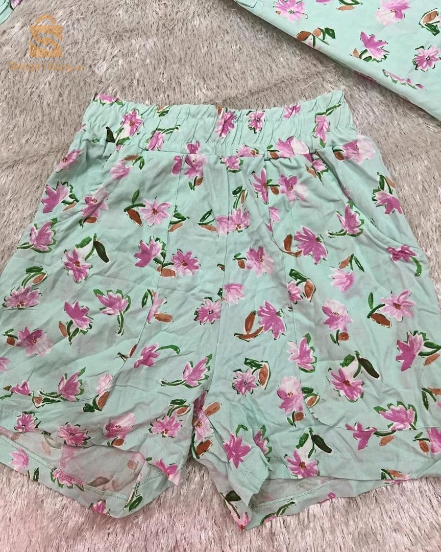ملابس نساء