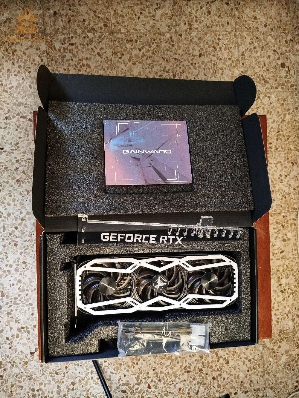 PC Gaming Ultime AMD Ryzen 9 5900X / RTX 3090 24Go / 32Go RAM RGB / Custom Lian Li Snow Edition 🌟