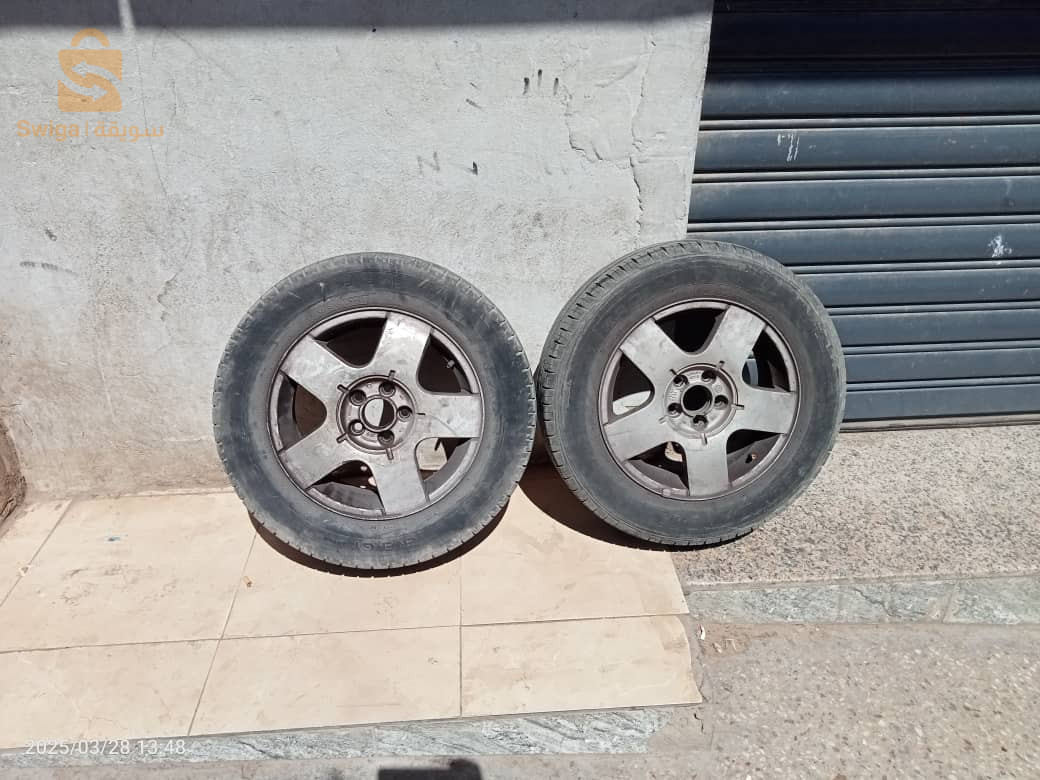 Les jantes alliage vw avec les pneus jdod