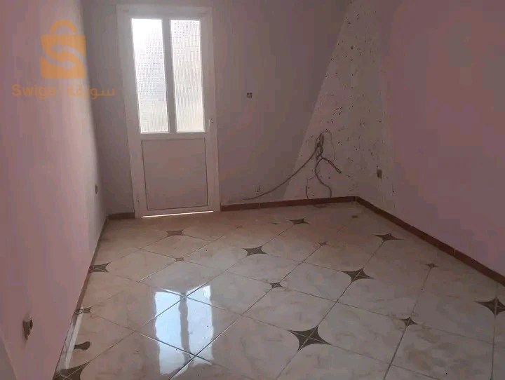 فيلا للبيع طابق أرضي وطابق أول والإسكان مباشرة وسط الهرية ولاية قسنطينة