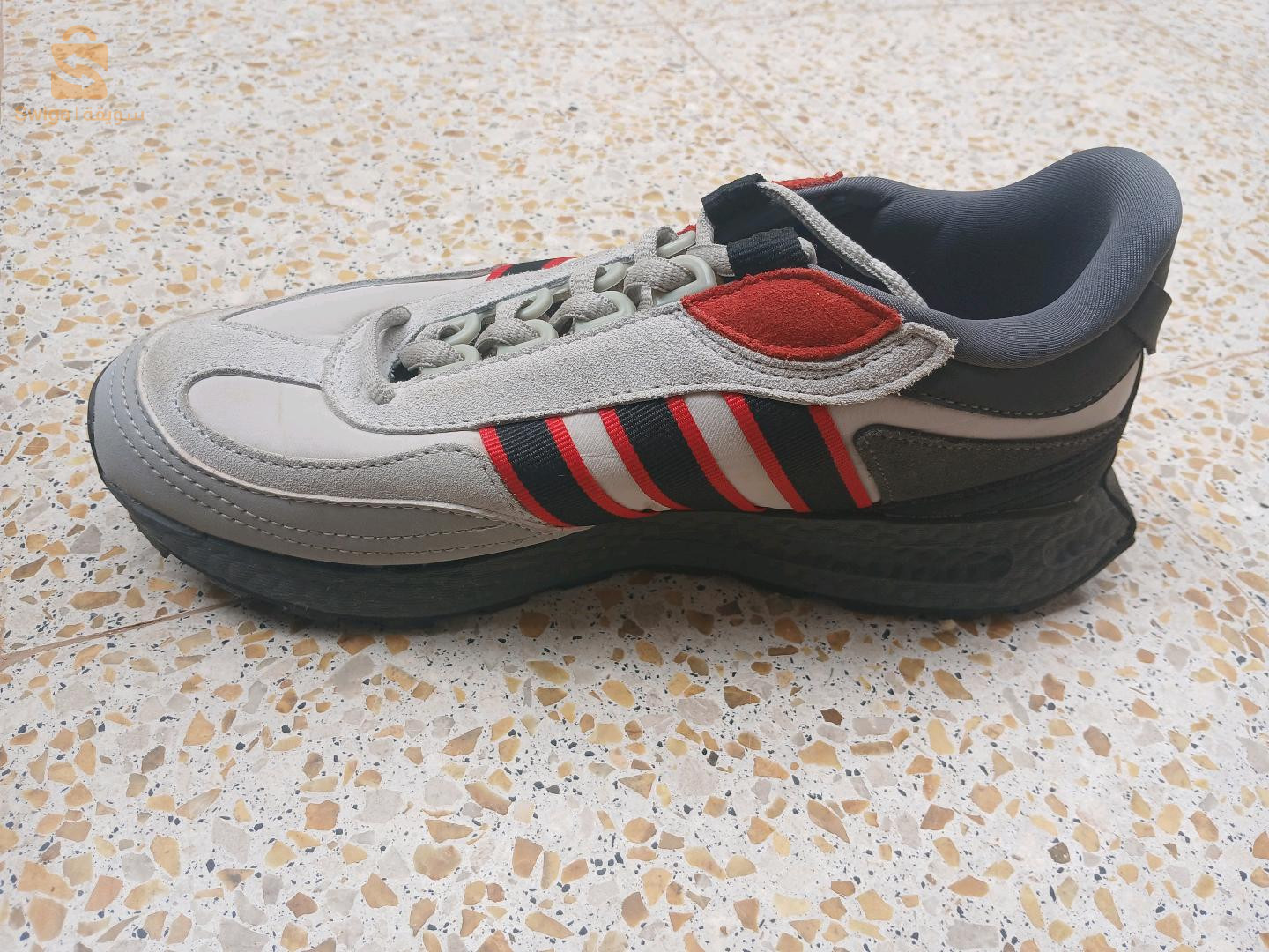 Adiddas original neuf pointure 41
0781295615