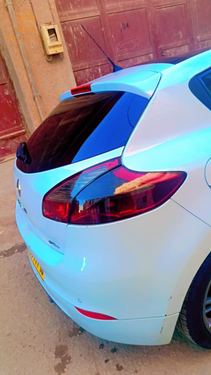 رينو Megane 2011 29 معسكر