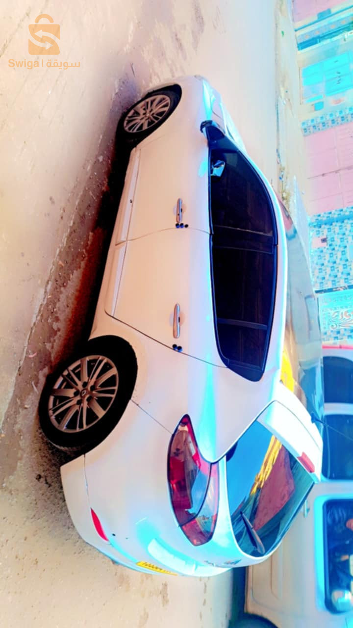 رينو Megane 2011 29 معسكر