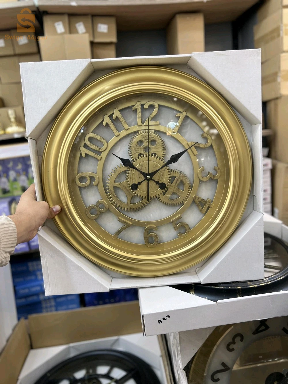 الساعة الحائطية الفاخرة