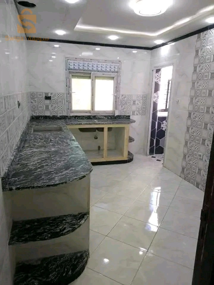 بناء سير اميك