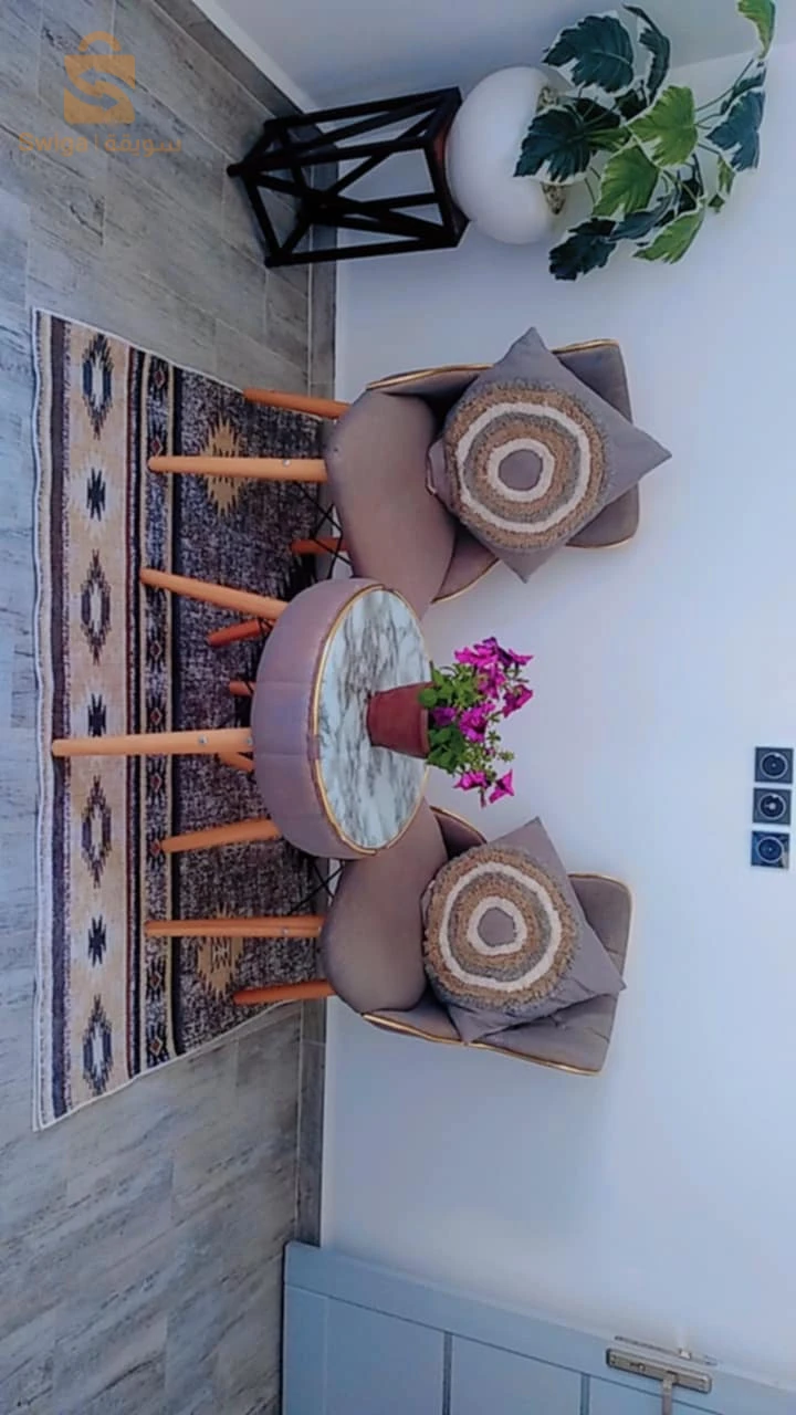 شقة F3 للبيع  82 متر حي بن 💯 (عاشور )طابق 6 مجهزة من كل التجهيزات 🫧بيع بيها با الاثاث الخاص بيها🫧 ومعها سطح نصف مجهز استوديو قريبة من كل المرافق : مسجد :🫴 صيدليات: مطاعم  والاكل السريع :🫴 مدرسة ابتدائية من كل محلات التجارية🫴