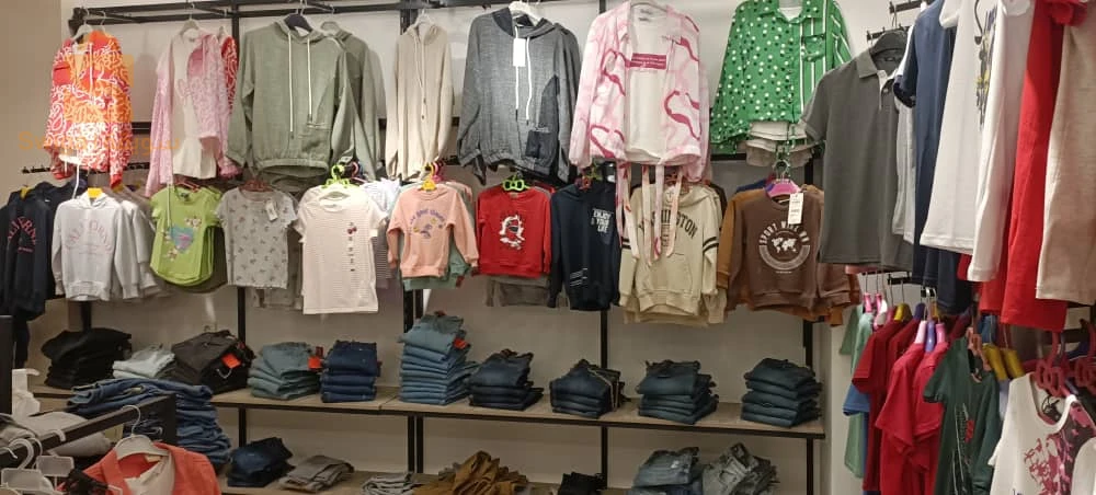 محل للبيع
