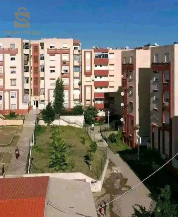 متوفر شقة صوصيال طابق خامس بحي سي مصطفى ولاية بومرداس.. 0562448637