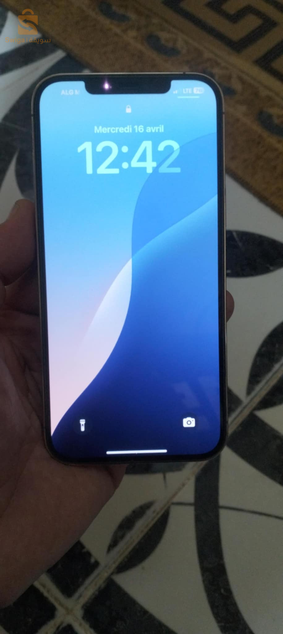 128 g
dual sim 
batterie 91