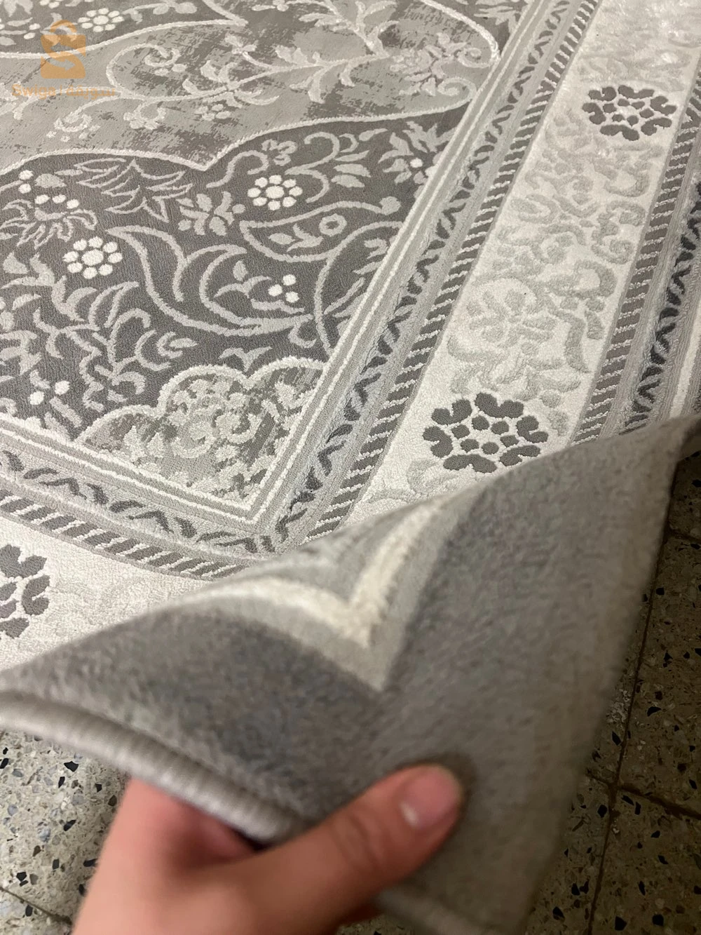 tapis de salon ou chambre tres classe