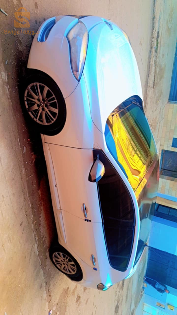 رينو Megane 2011 29 معسكر