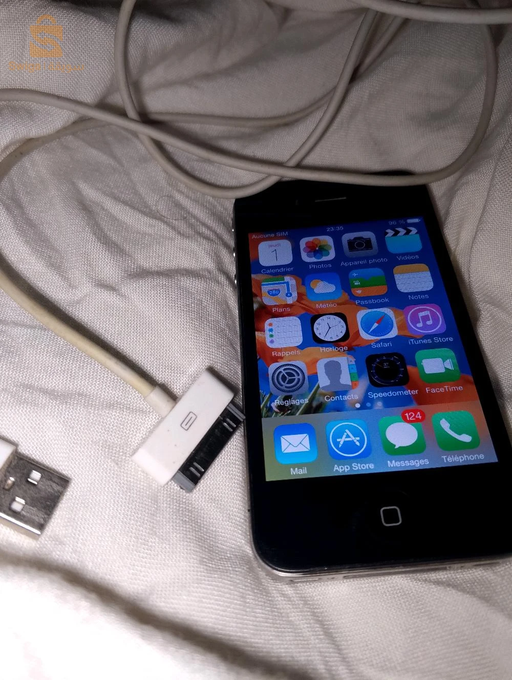 iPhone 4s noire + câble