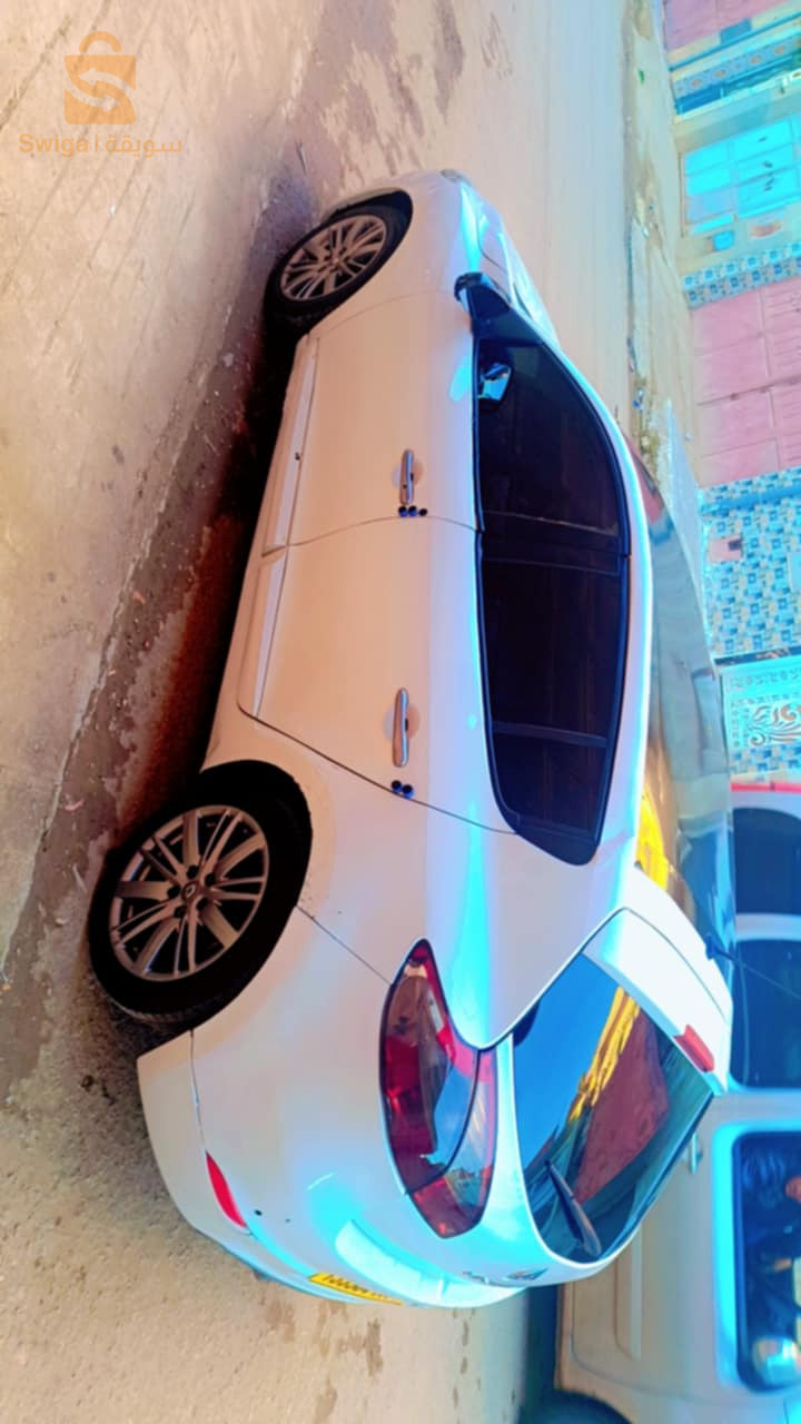 رينو Megane 2011 29 معسكر