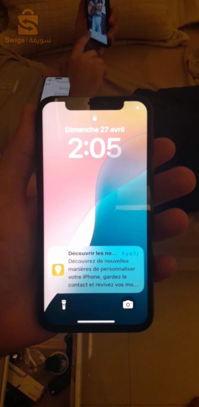 iPhone 11 Pro refit batres et afichour originel tiliphon n9i mchalh