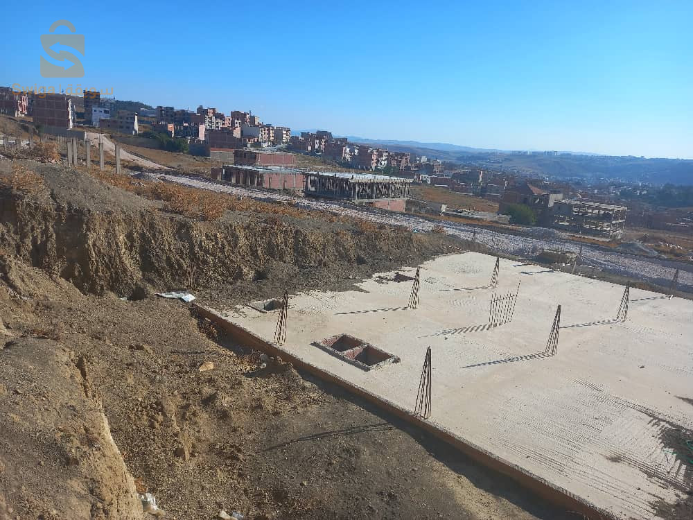 بلاط فورم في قطعة أرضمساحتها 240 متر مربع عقد موثق و دفتر عقاري سركينة الشطر الرابع مدخل بن شيكو