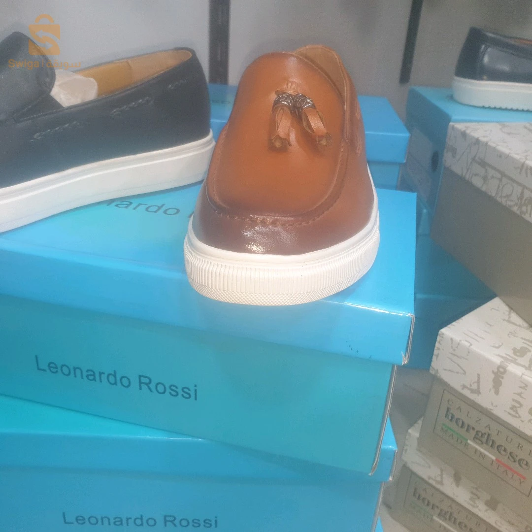 moccasins  حذاء كلاسيكي