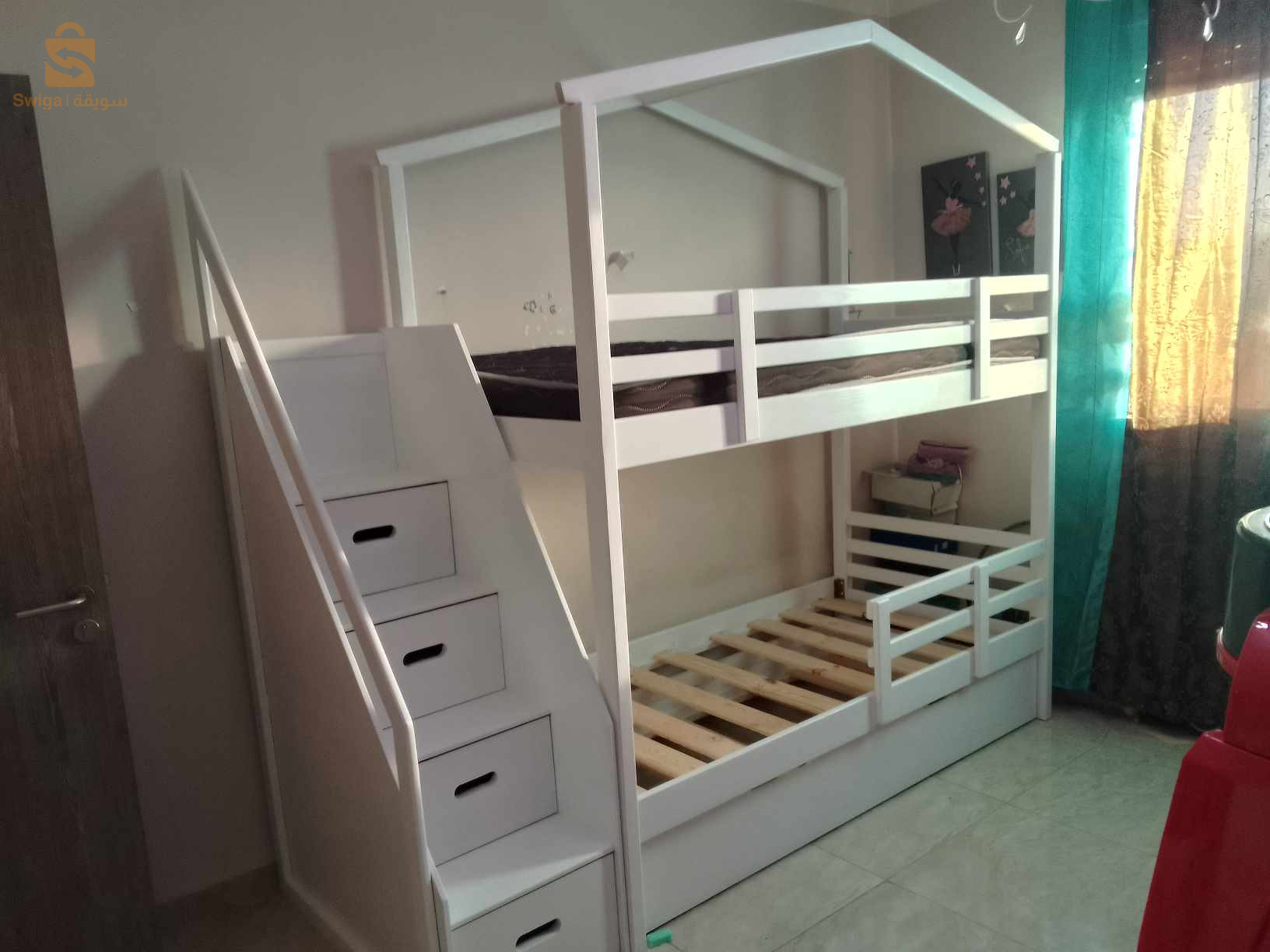 سرير  ذو طابقين