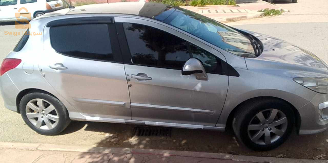 Peugeot 2011 42 TIPAZA