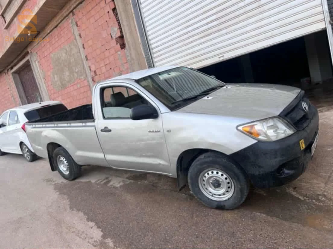 تويوتا Hilux 2009 29 معسكر