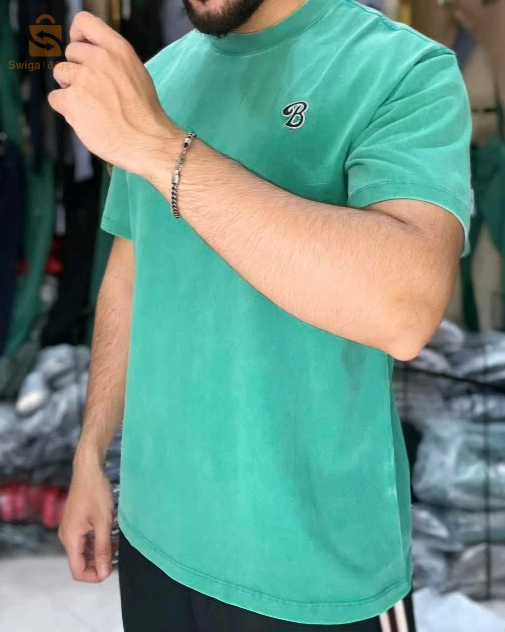تيشيرت اوفر سايز.  بليغة