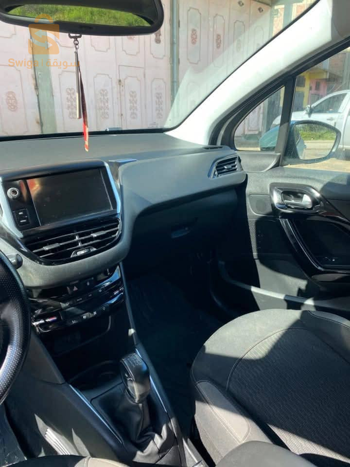 Peugeot 208 2016 18 JIJEL