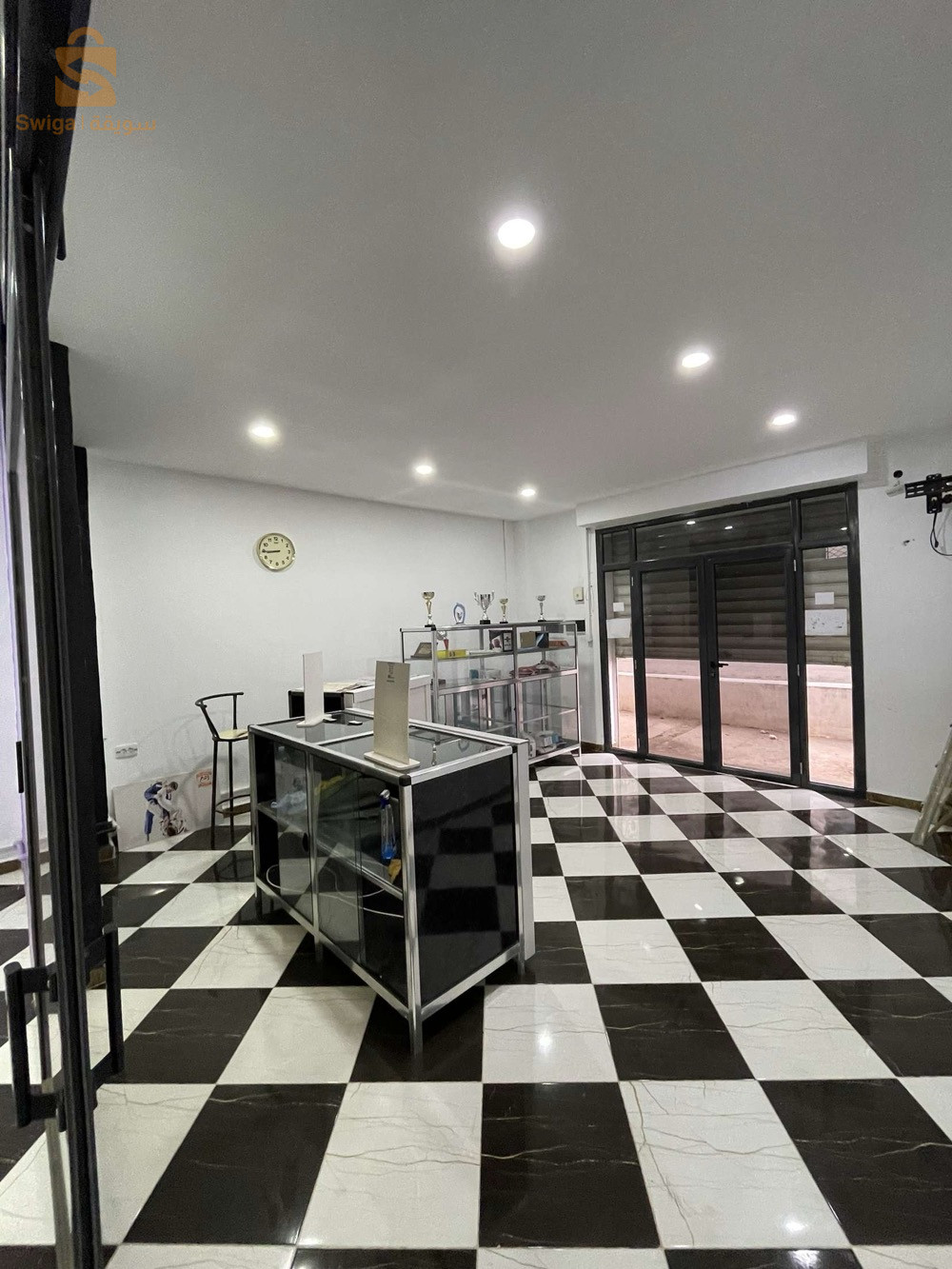 A Vendre salle de sport équipée actée ORAN (RDC+Sous sol)