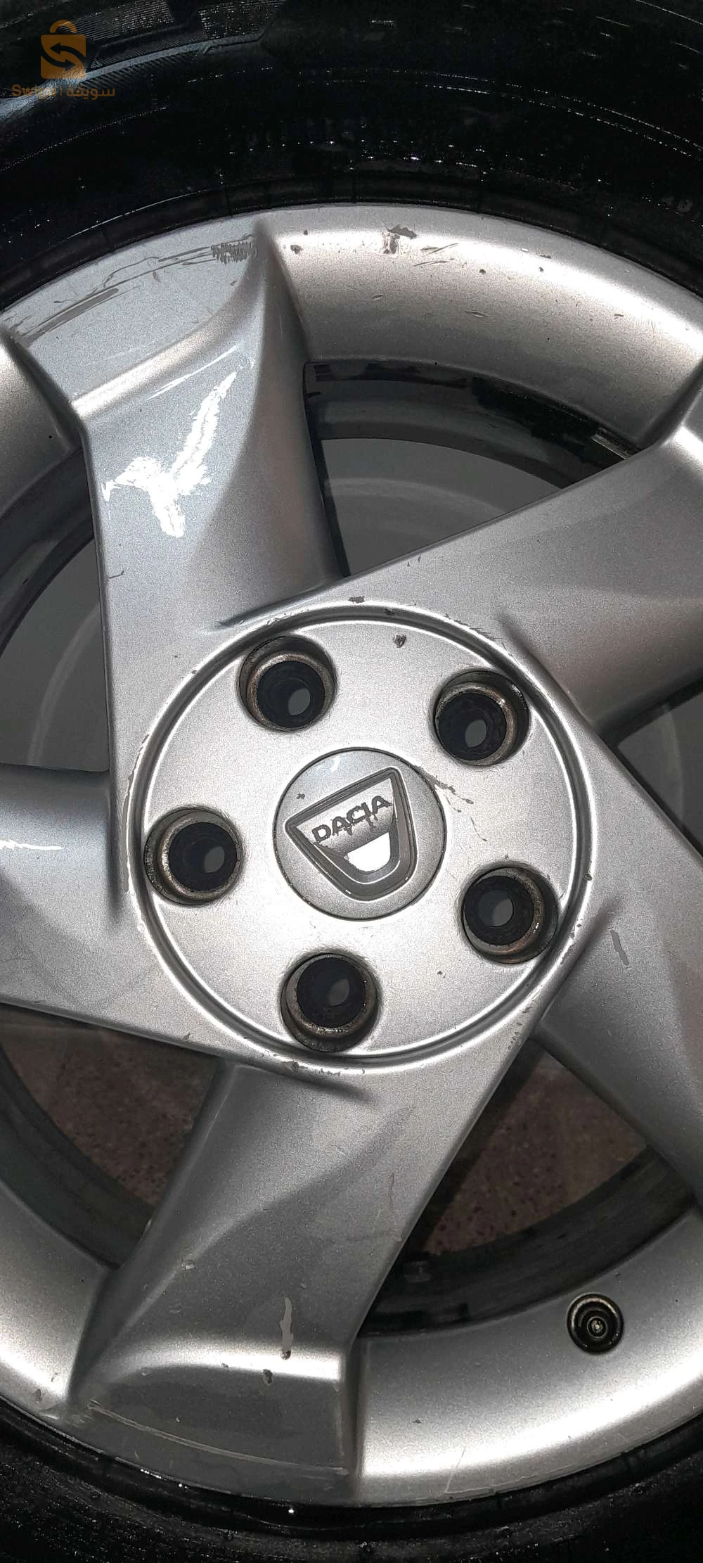 2 jantes par16 avec pneus neufs pour duster