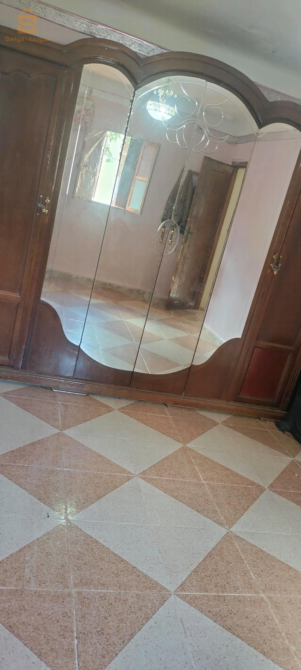 خزانة وحدها 6ابوب حالة جيدة