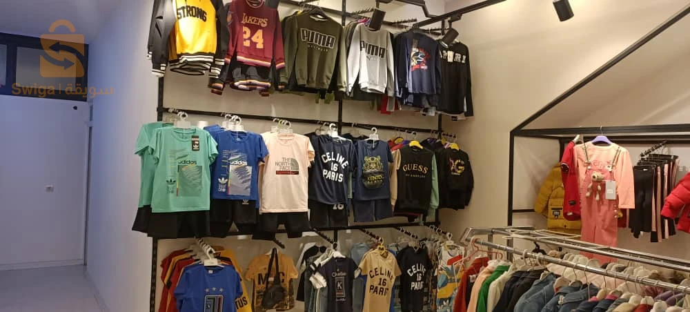 محل للبيع