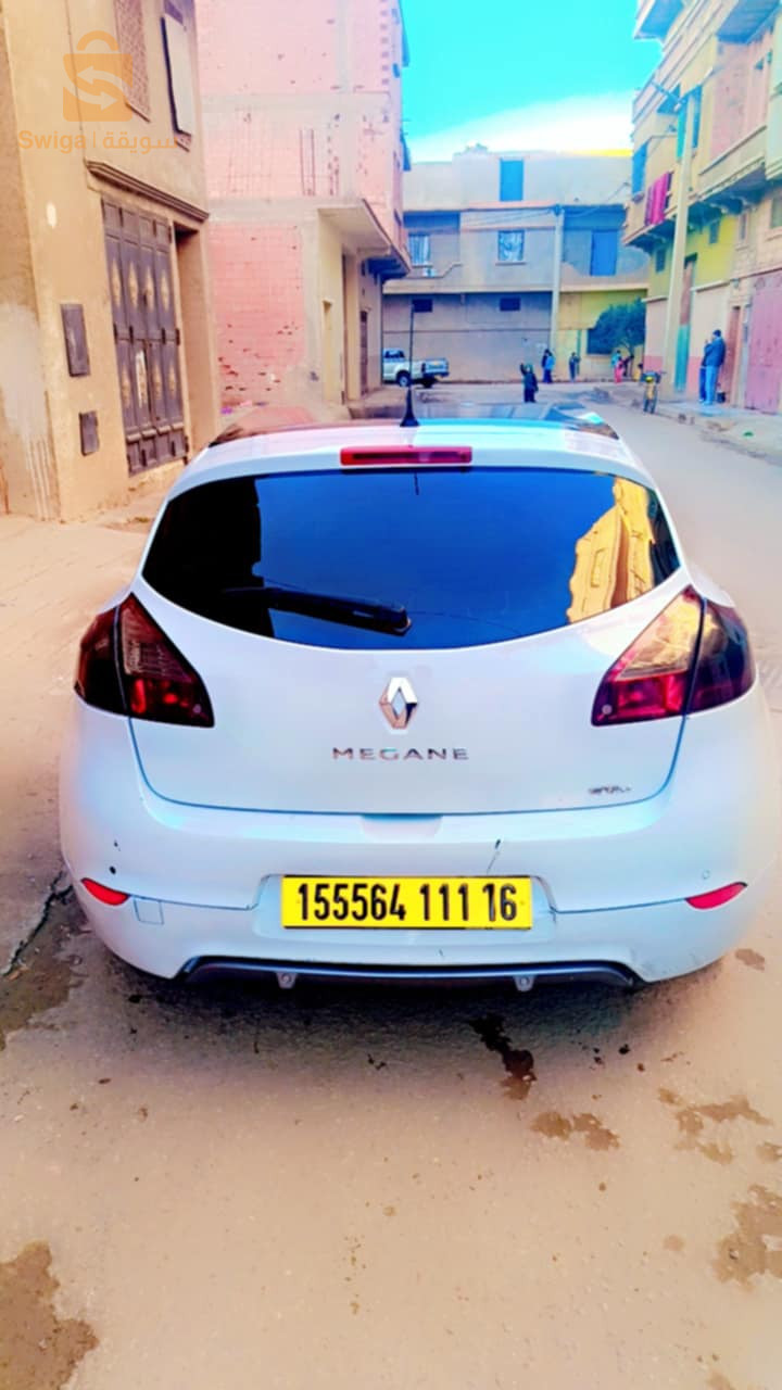 رينو Megane 2011 29 معسكر