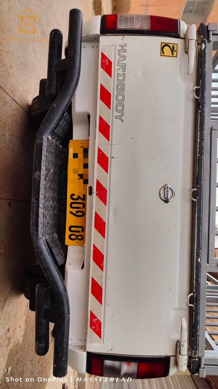 نيسان NP 300 2009 8 بشار
