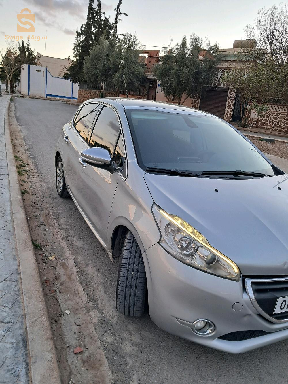 بيجو 208 2014 20 سعيدة