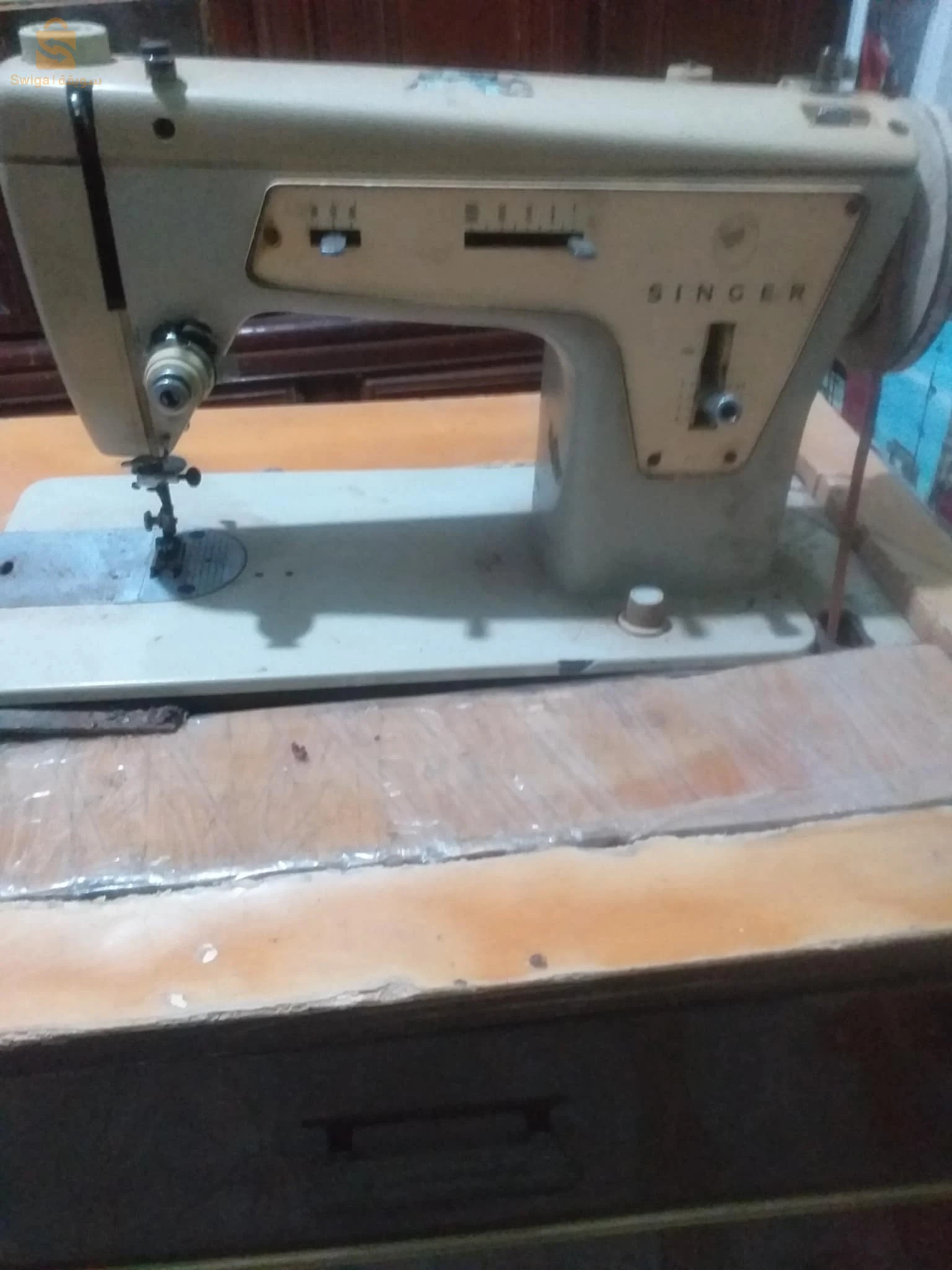 ماكينة خياطة