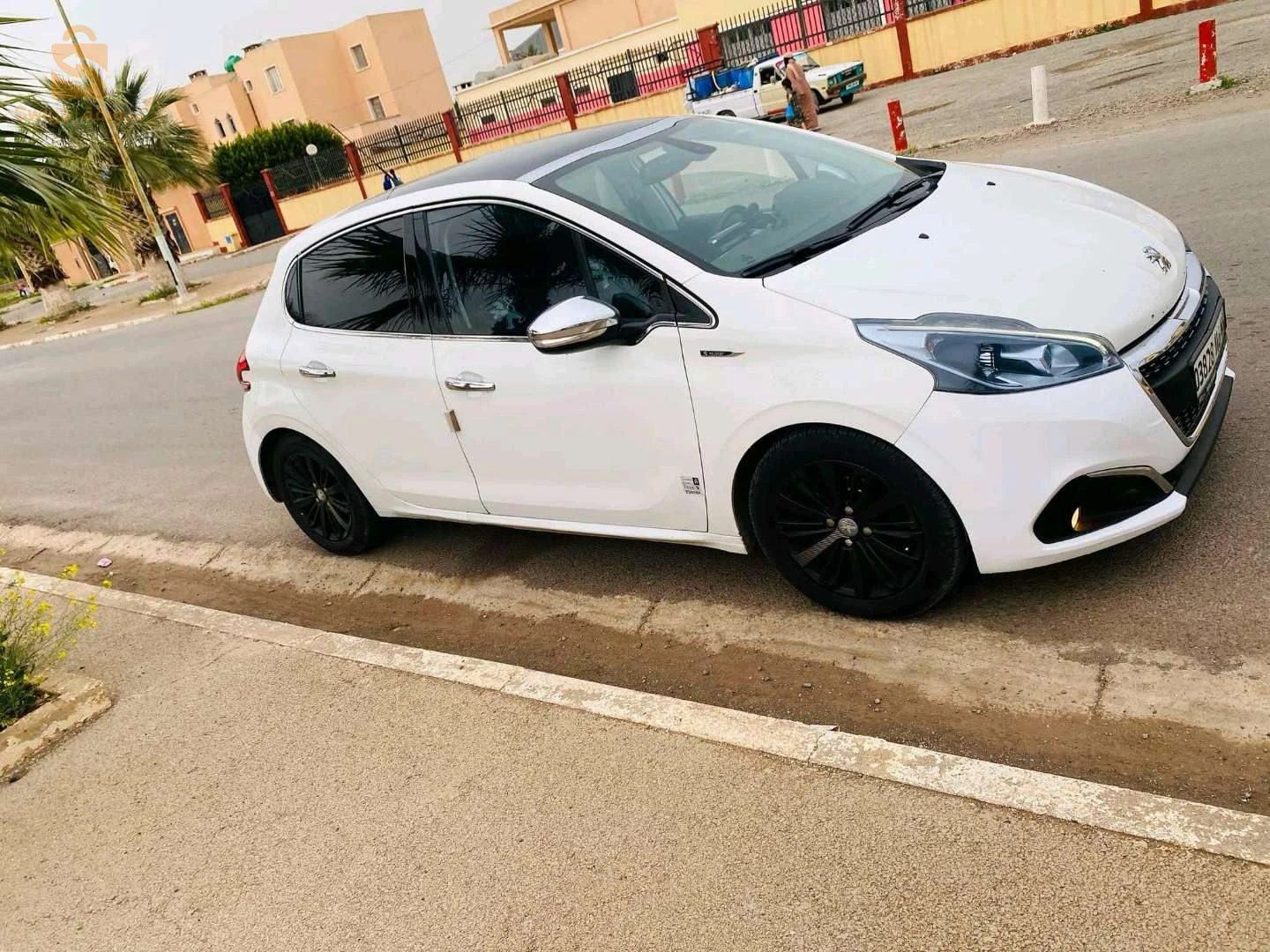 Peugeot 208 2016 13 TLEMCEN