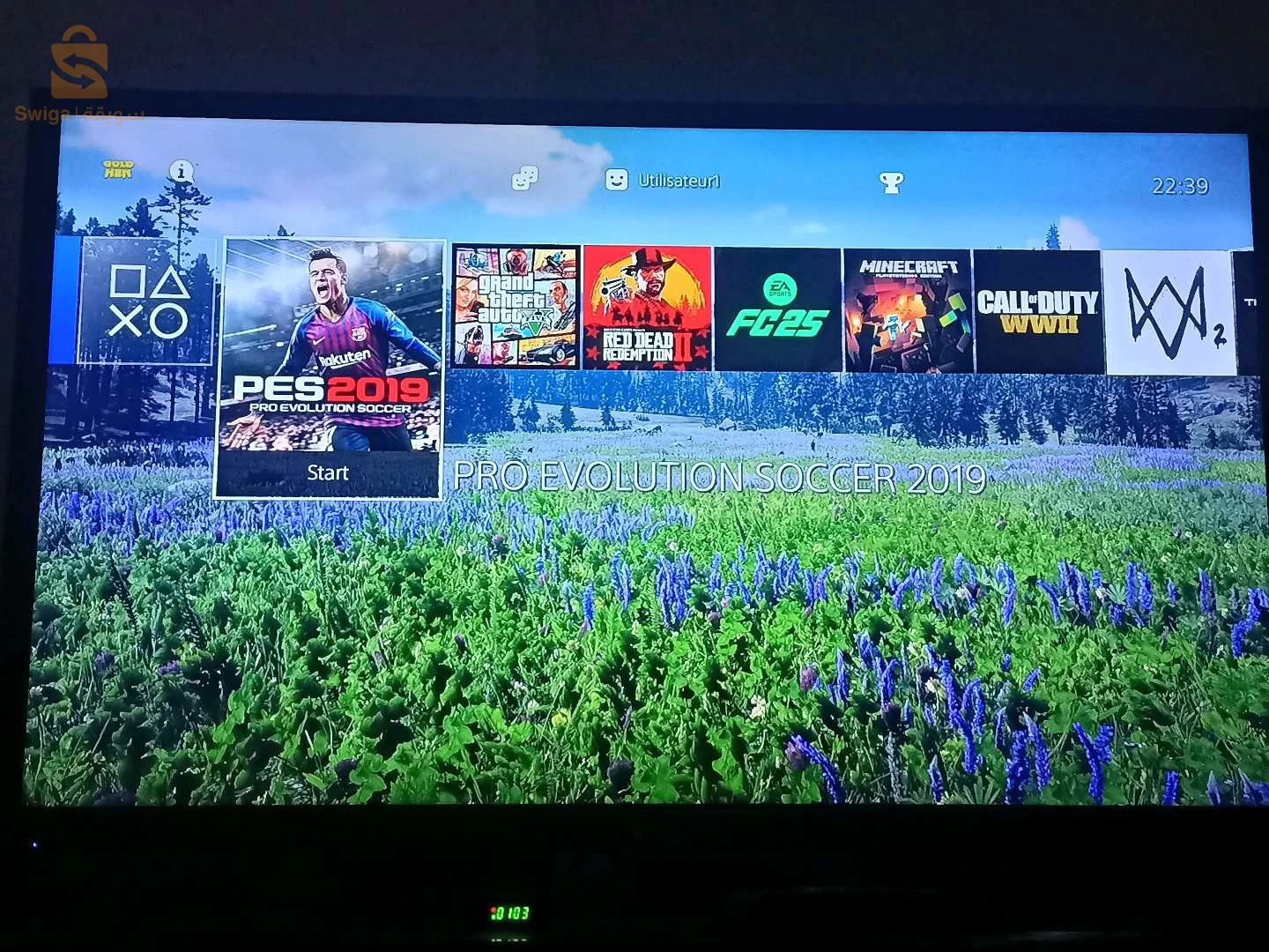 PS4 
مفلاشية 11.00 + dongle
فيها العاب ركب و أبدا تلعب