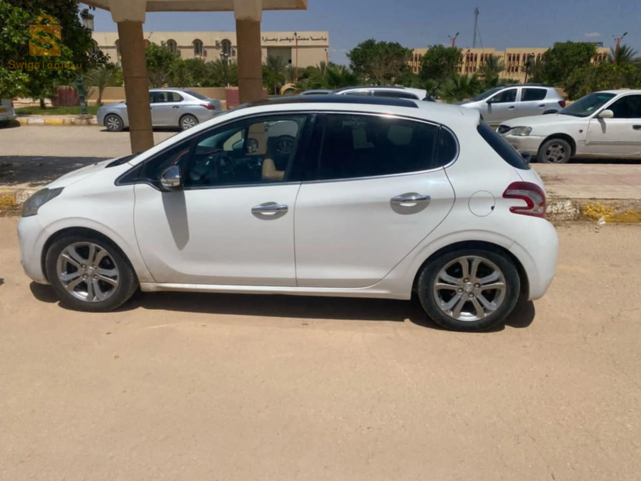 Peugeot 208 2015 7 BISKRA