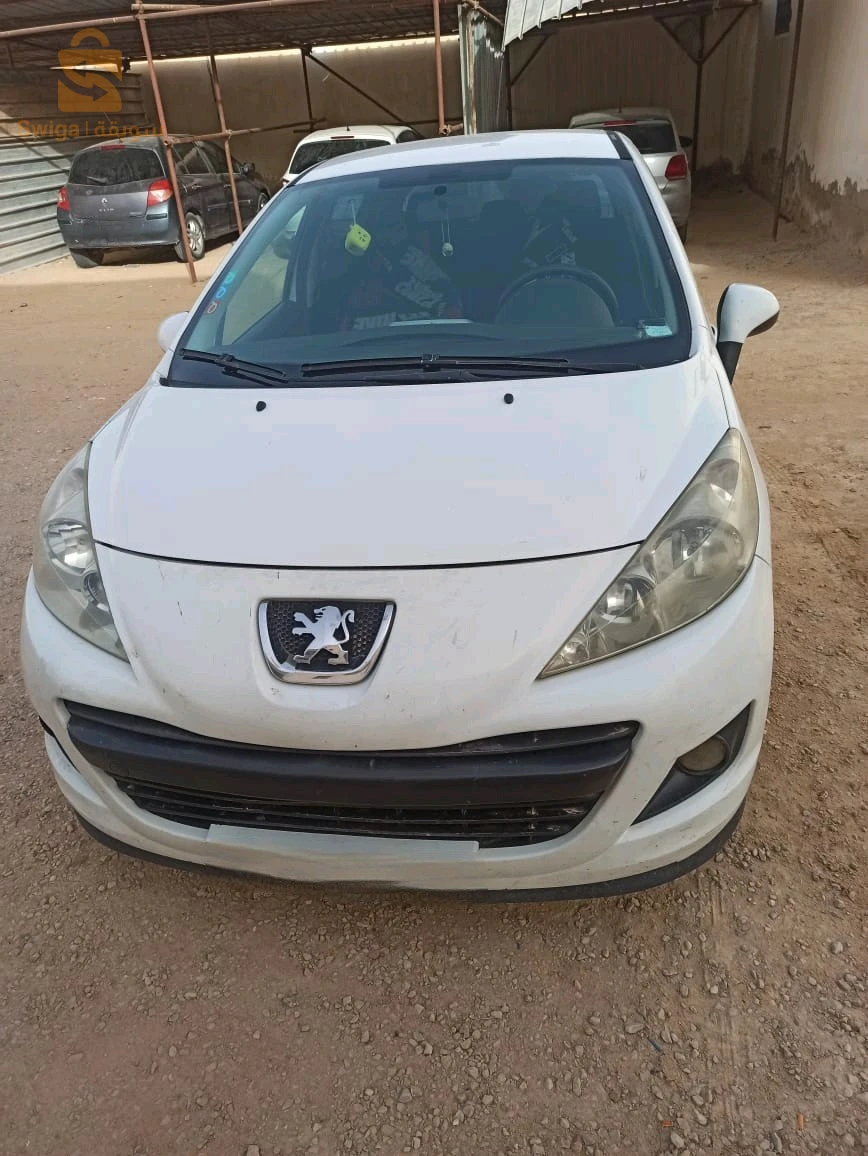 Peugeot 207 2010 30 OUARGLA