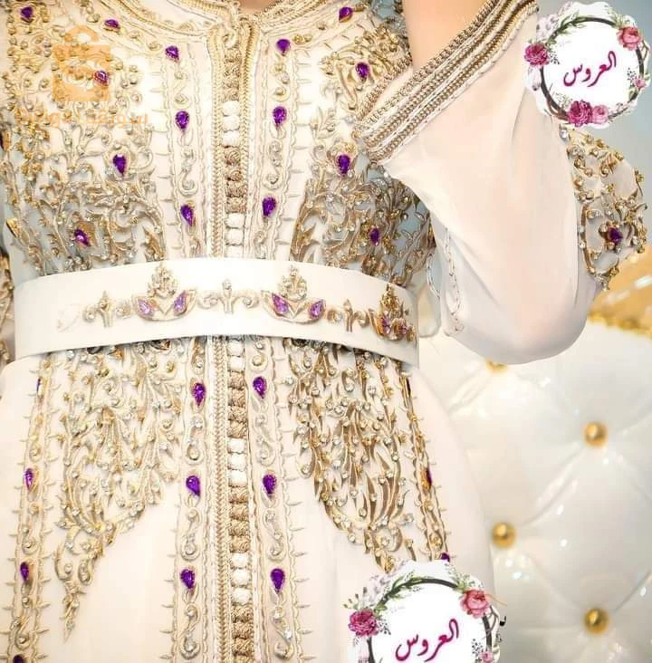 caftan en blanc cassé