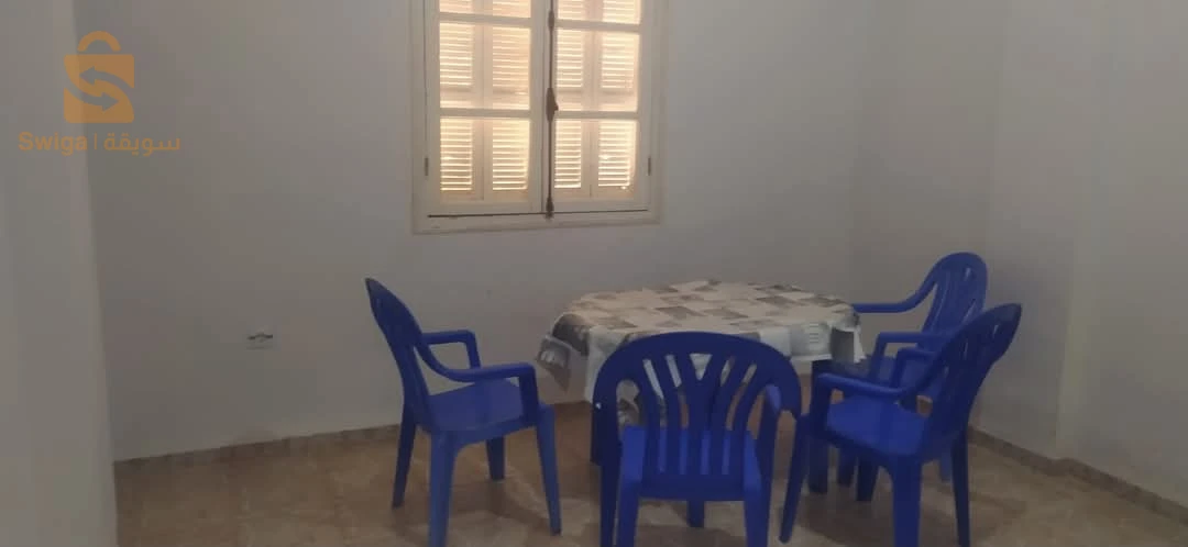 للكراء منزل مجهز للاصطياف في الڨلتة المرسي الشلف مطل علي البحر فيه ڨراج تع سيارة قريب من جميع مرافق