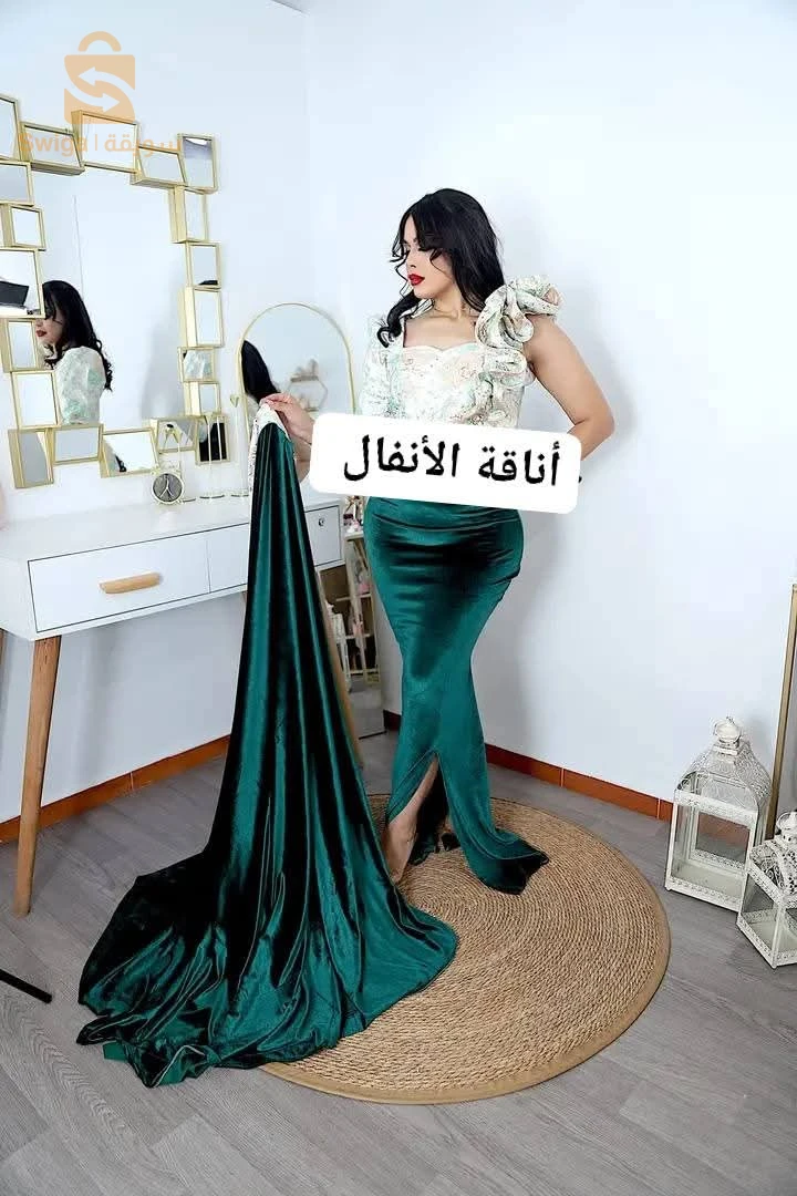 تونسي بروكار+ ذيل قطيفة  طويل لارج