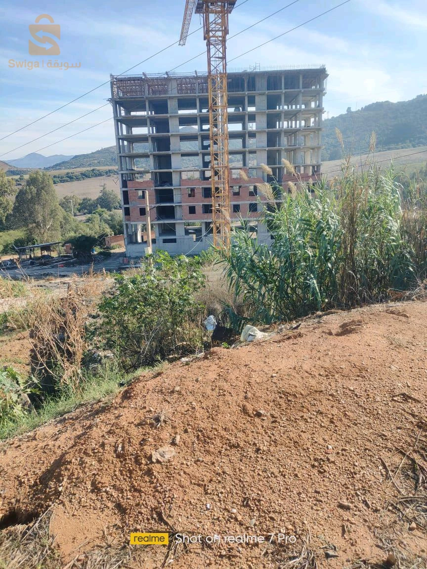 ثنية على بعد 10د على لينا بارك